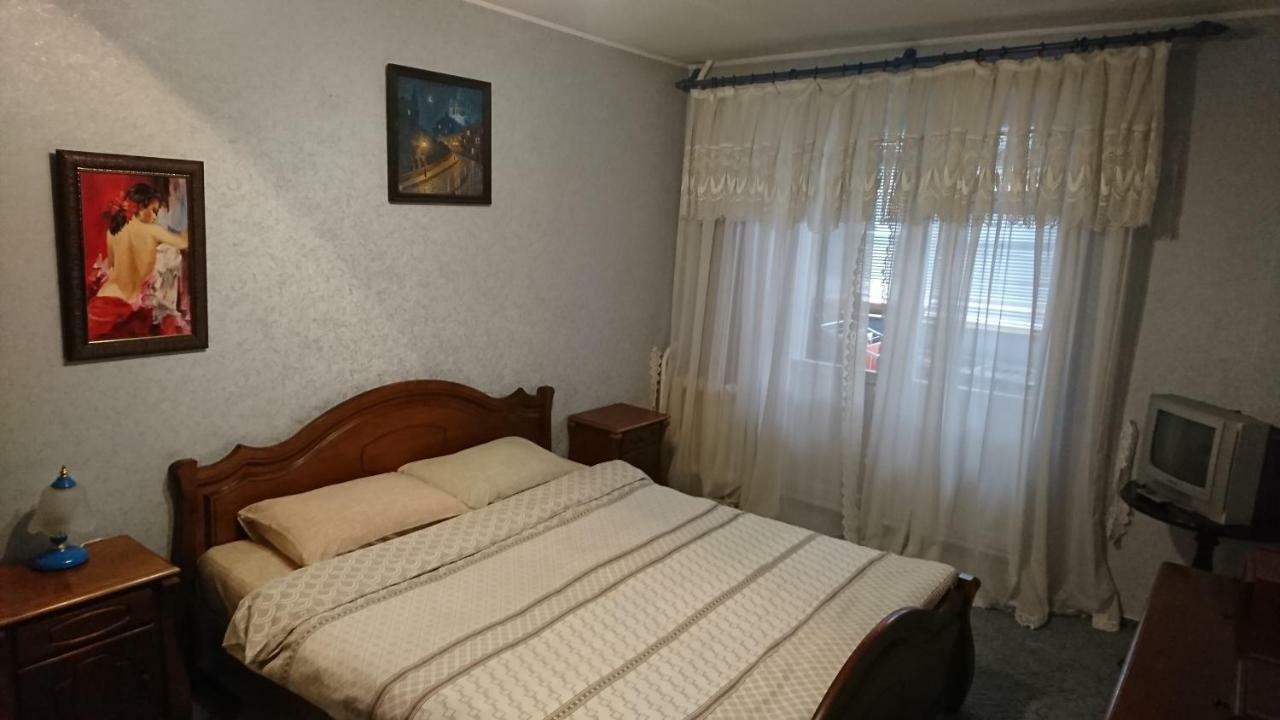 Apartment On Mechnykova Street Kiev Exteriör bild